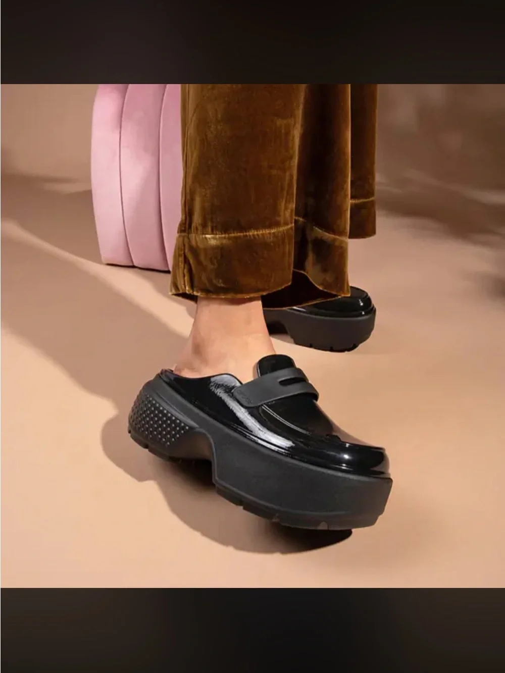 CROCS Black Patent Platform Mary Jane Loafers - Picture 5 of 12